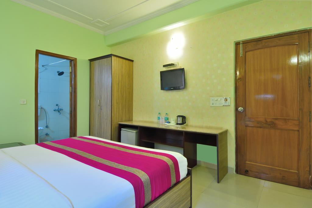 Hotel Persona International New Delhi Exteriör bild